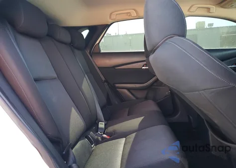 2021 Mazda Cx-30 z USA, uszkodzony, nr VIN 3MVDMAAL8MM237891